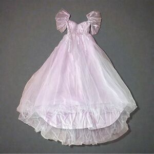 White Tulle Ruffled Puff Sleeve Wedding Dress - Size Medium